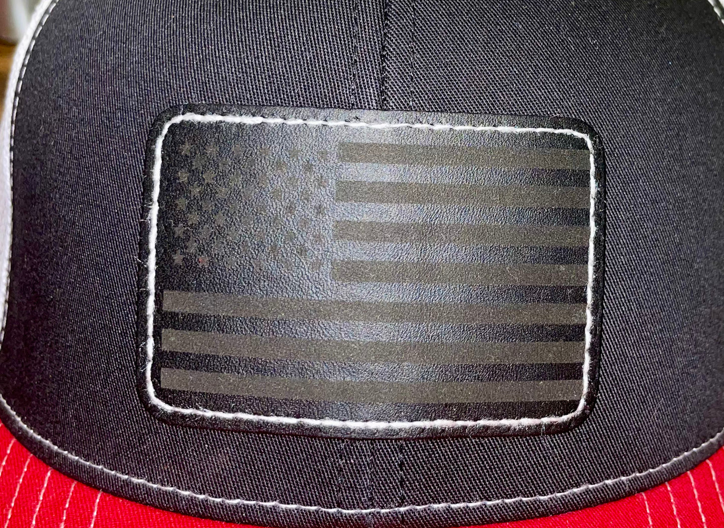 Black USA Flag Patch Men’s Hat Richardson112 (Black & Red)