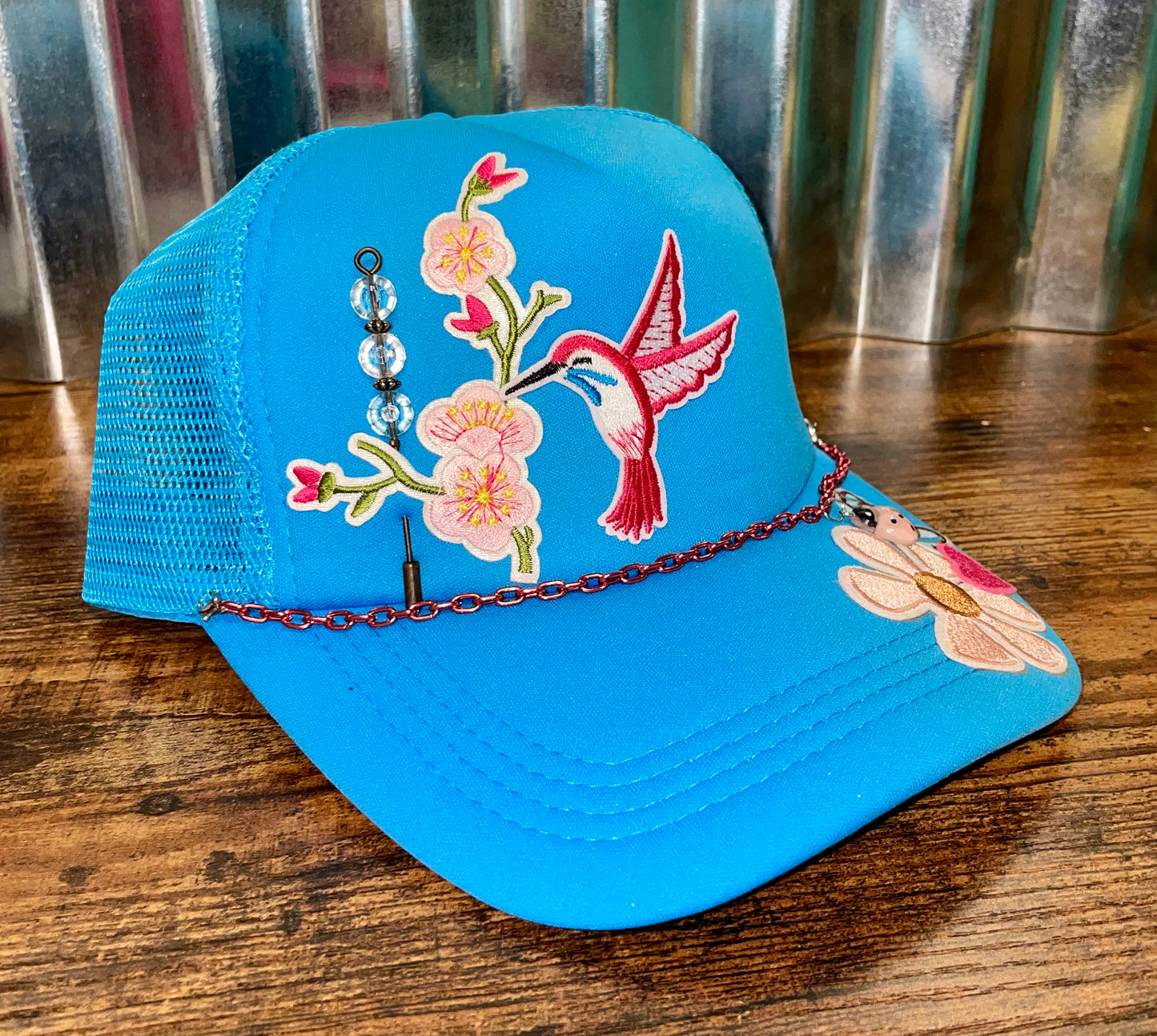 Women’s Trucker Hat Cute Patches and Chain Design (Blue)